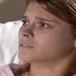 Carolina Dieckmann como Camila em Laços de Família