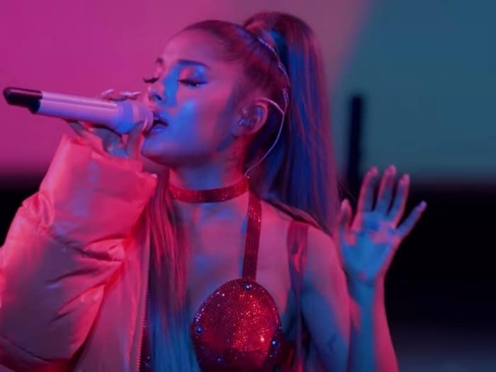 'Excuse Me, I Love You' é o novo documentário da Netflix estrelado por Ariana Grande