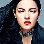 A atriz e cantora revelou detalhes sobre sua vida profissional e em como se sentia