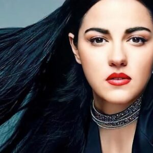 A atriz e cantora revelou detalhes sobre sua vida profissional e em como se sentia