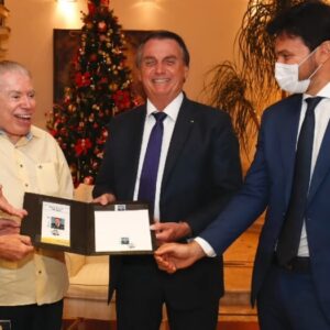 Senor Abravanel recebeu grande homenagem do Presidente Jair Bolsonaro