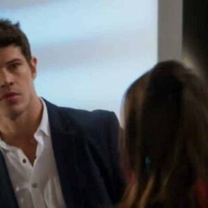 José Loreto como Adônis