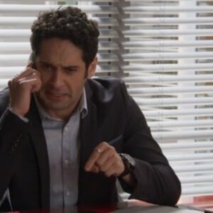 João Baldasserini interpretando Beto em Haja Coração (Globo)