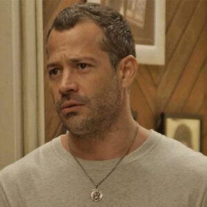 Malvino Salvador interpretando Apolo em Haja Coração (Globo)