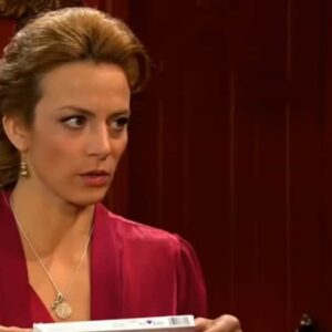 Silvia Navarro como Renata em 'Quando me Apaixono' (SBT)