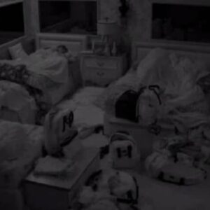 Carla e Arthur em clima bastante íntimo