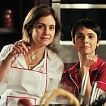 Carminha (Adriana Esteves) e Nina (Débora Falabella) em 'Avenida Brasil' (Globo)