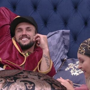 Arthur e Carla no 'BBB21' (Globo)