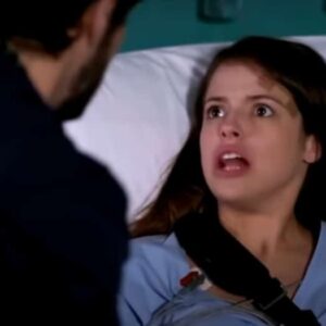 Agatha Moreira interpretando Camila em 'Haja Coração' (Globo)