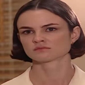 Carolina Kasting interpretando Laura em 'Mulheres Apaixonadas' (Canal Viva)