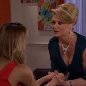 Nikki (Eiza González) e Vitória (Erika Buenfil) em 'Amores Verdadeiros' (Sbt)