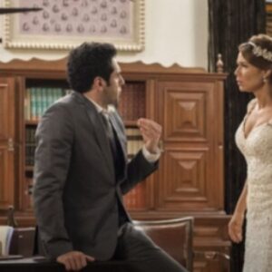 Beto (João Baldasserini) e Tancinha (Mariana Ximenes) em 'Haja Coração' (Globo)