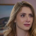 Bruna Guerin atuando como Petra em 'Salve-se Quem Puder' (Globo)