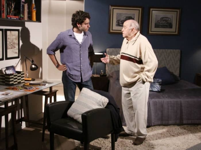 Renato (Guilherme Winter) e Giancarlo (Mauro Mendonça) em 'Ti-ti-ti' (Globo)