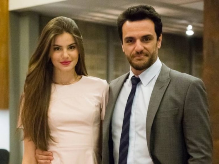 Camila Queiroz e Rodrigo Lombardi em 'Verdades Secretas' (Globo)