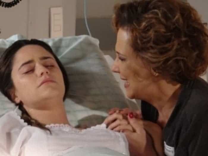 Ana (Fernanda Vasconcellos) e Eva (Ana Beatriz Nogueira) em 'A Vida da Gente' (Globo)