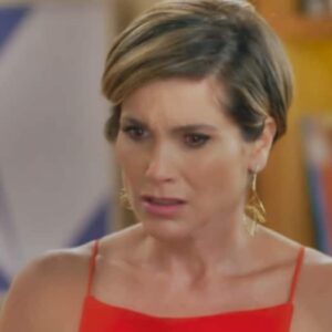 Flávia Alessandra interpretando Helena em 'Salve-se Quem Puder' (Globo)