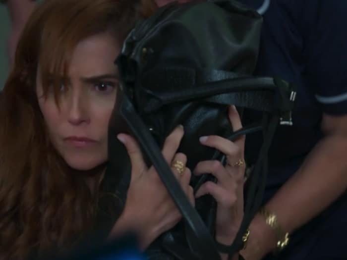 Deborah Secco interpretando Alexia em 'Salve-se Quem Puder' (Globo)