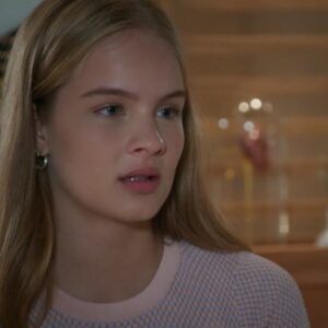 Valentina Bulc interpretando Bia em 'Salve-se Quem Puder' (Globo)