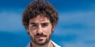 José Condessa como Juan em 'Salve-se Quem Puder' (Globo)