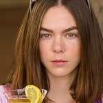 Cenas da série 'Quem Matou Sara?' (Netflix)