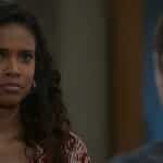 Úrsula (Aline Dias) e Téo (Felipe Simas) em 'Salve-se Quem Puder' (Globo)