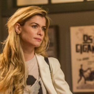 Alinne Moraes como Bárbara em 'Um Lugar ao Sol' (Globo)