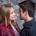 Bia (Valentina Bulc) e Tarantino (Daniel Rangel) em 'Salve-se Quem Puder' (Globo)