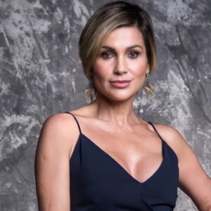 Flávia Alessandra como Helena em 'Salve-se Quem Puder' (Globo)
