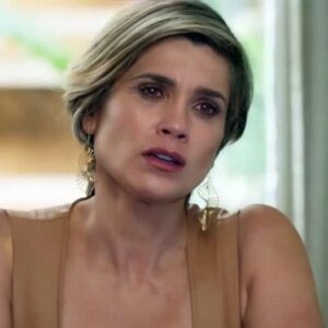 Flávia Alessandra interpretando Helena em 'Salve-se Quem Puder' (Globo)