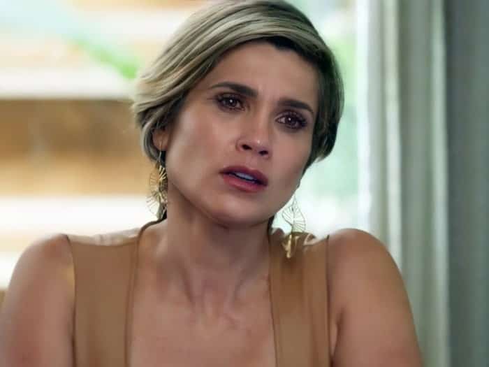 Flávia Alessandra interpretando Helena em 'Salve-se Quem Puder' (Globo)