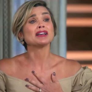 Flávia Alessandra interpretando Helena em 'Salve-se Quem Puder' (Globo)