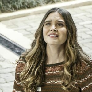 Juliana Paiva interpretando Luna em 'Salve-se Quem Puder' (Globo)