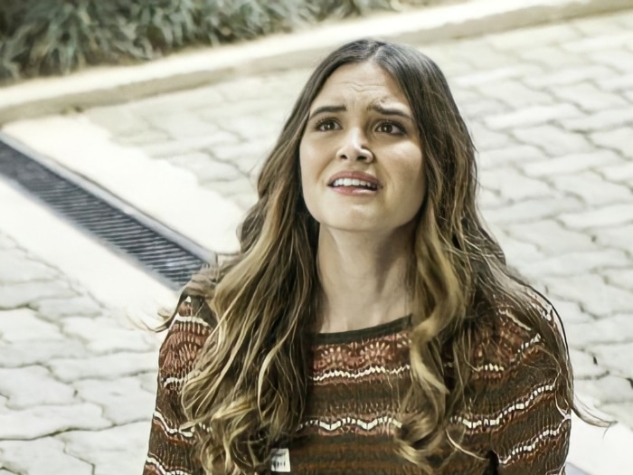 Juliana Paiva interpretando Luna em 'Salve-se Quem Puder' (Globo)