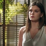 Camila Queiroz interpretando Luíza em 'Pega Pega' (Globo)