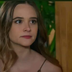 Juliana Paiva como Luna em 'Salve-se Quem Puder' (Globo)