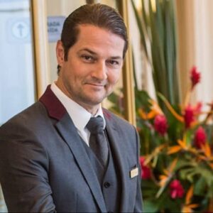 Marcelo Serrado interpretando Malagueta em 'Pega Pega' (Globo)