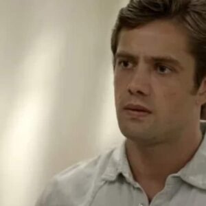 Rafael Cardoso interpretando Renzo em 'Salve-se Quem Puder' (Globo)