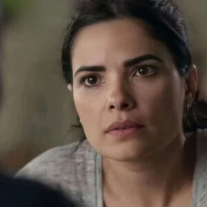 Vanessa Giácomo interpretando Antônia em 'Pega Pega' (Globo)