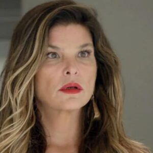Cristiana Oliveira como Lara em 'Topíssima' (Record TV)