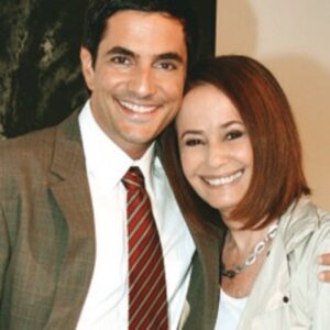Cenas da novela 'Paraíso Tropical' (Canal Viva)