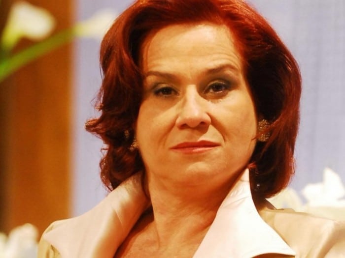 Vera Holtz interpretando Marion em 'Paraíso Tropical' (Canal Viva)