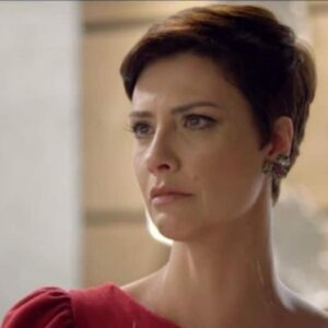 Camila Rodrigues interpretando Sophia em 'Topíssima' (Record TV)