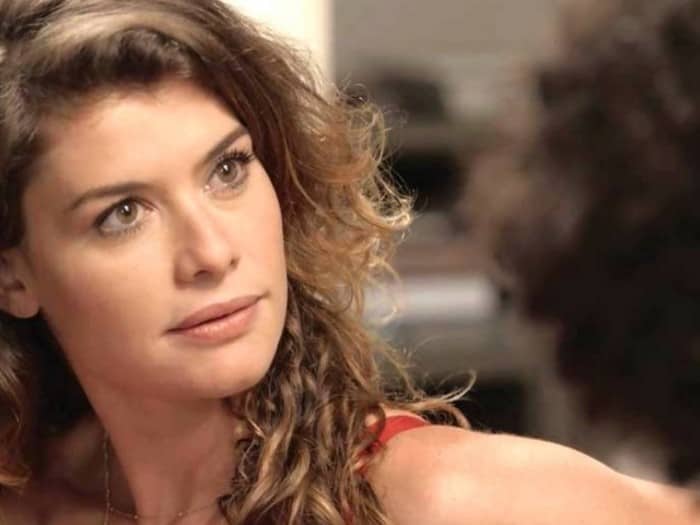 Alinne Moraes em cenas da novela 'Um Lugar ao Sol' (Globo)