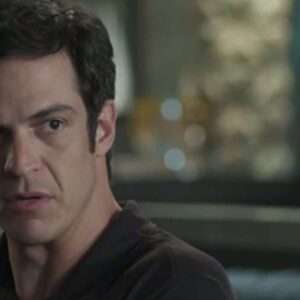 Mateus Solano como Eric em 'Pega Pega' (Globo)