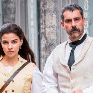 Pilar (Gabriela Medvedovski) e Tonico (Alexandre Nero) em 'Nos Tempos do Imperador' (Globo)