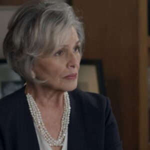 Irene Ravache como Sabine em 'Pega Pega' (Globo)