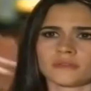 Alessandra Negrini interpretando Taís em 'Paraíso Tropical' (Canal Viva)