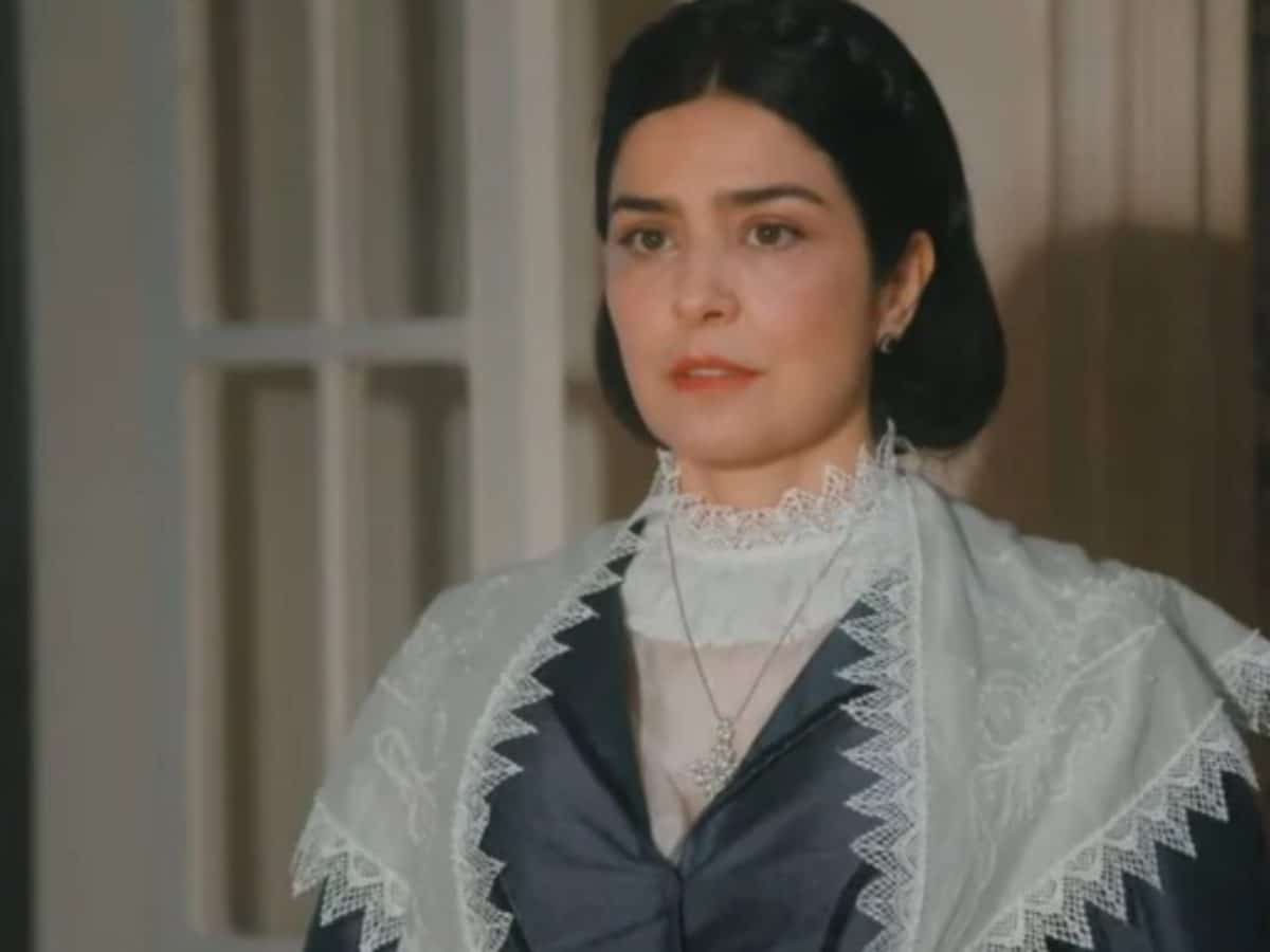 Letícia Sabatella interpretando Teresa em 'Nos 'Tempos do Imperador' (Globo)