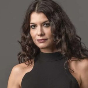 Alinne Moraes interpretando Bárbara em 'Um Lugar ao Sol' (Globo)